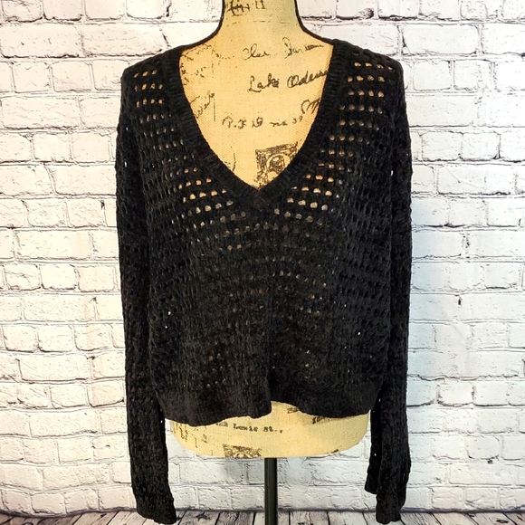 Express Sweaters - Express Black Cropped Sweater Size M EUC